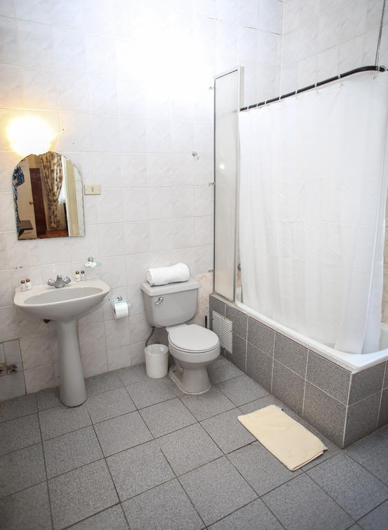 Hotel Plaza Londres 77 سانتياغو الغرفة الصورة